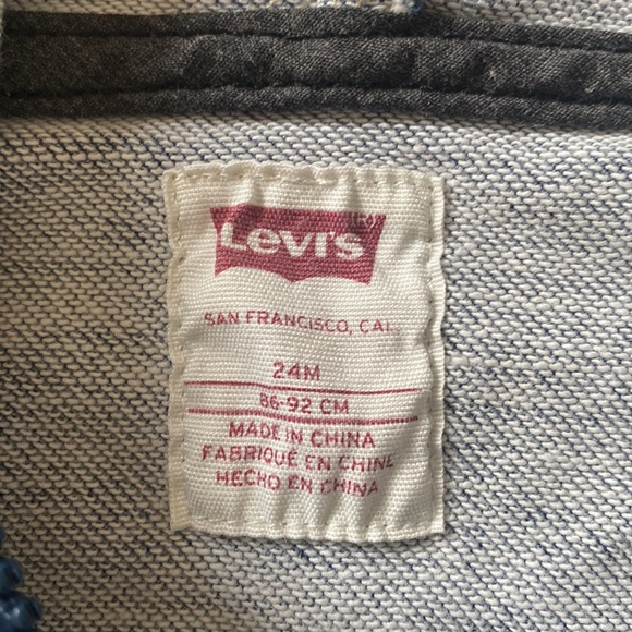 Levi’s infant front zip jean jacket.  Size 24 months - Picture 2 of 8